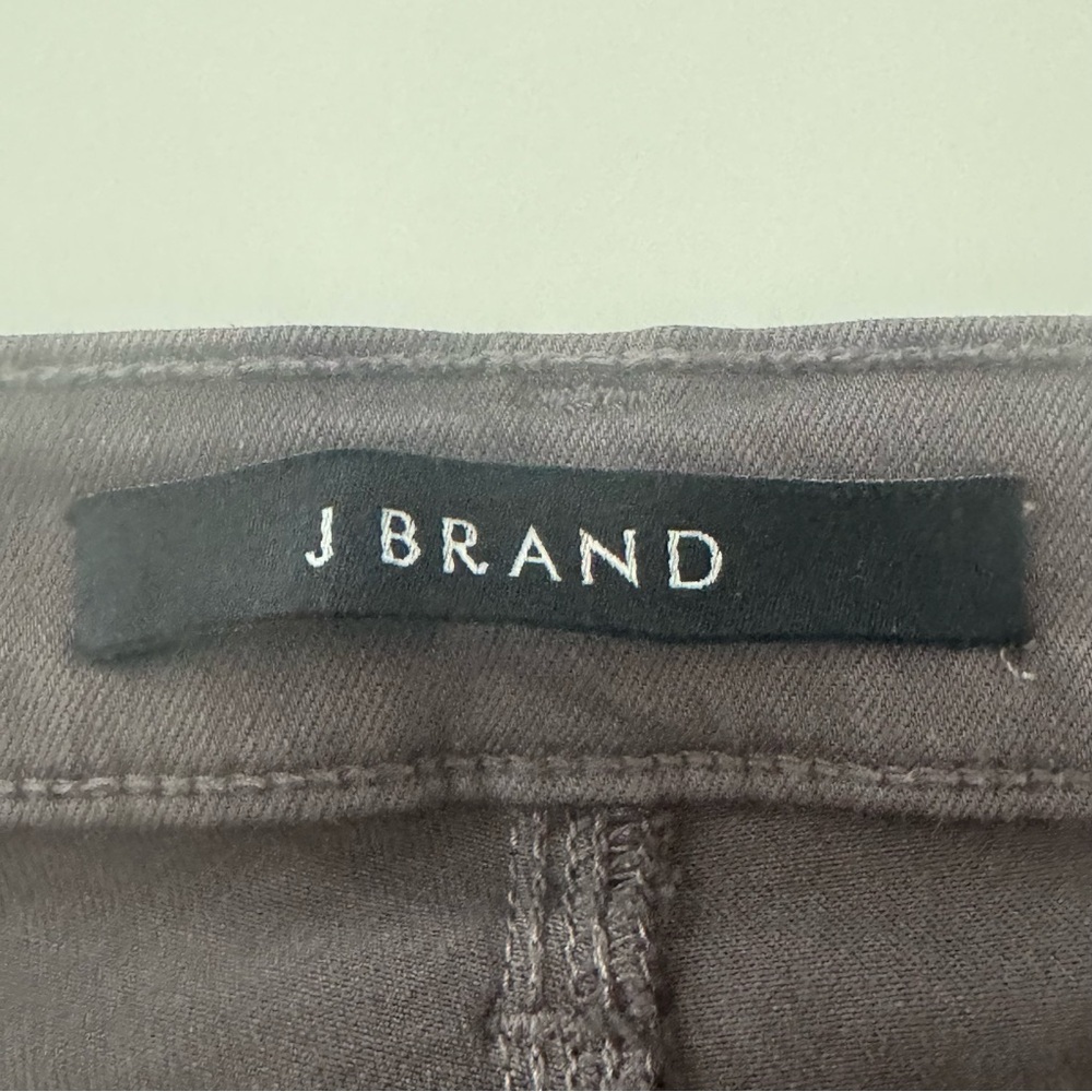 J BRAND Alana High Rise Crop Skinny Jeans Light Coated Waxed Chrome Grey Size 32 - Picture 2 of 14